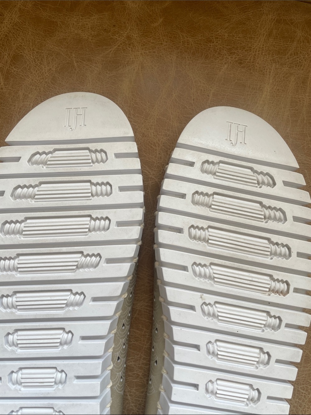 Ilse Jacobsen Metallic Gold Slip-On Sneakers - Picture 8 of 8